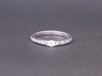 帯広・グランドガレリアの手作りハンドメイドpt900プラチナ婚約指輪エンゲージリング0.275ctダイヤモンド