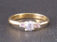 ダイヤモンドとピンクダイヤの可愛い帯広の手作り婚約指輪