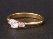 ハンドメイドジュエリーグランドガレリア帯広のK18YGイエローゴールドの婚約指輪（エンゲージリング）